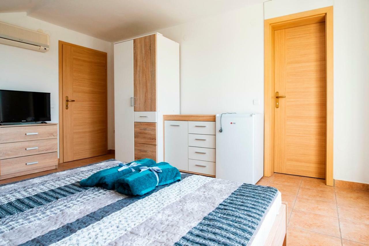 Lavanda Apartments&Studios Pinezići Buitenkant foto
