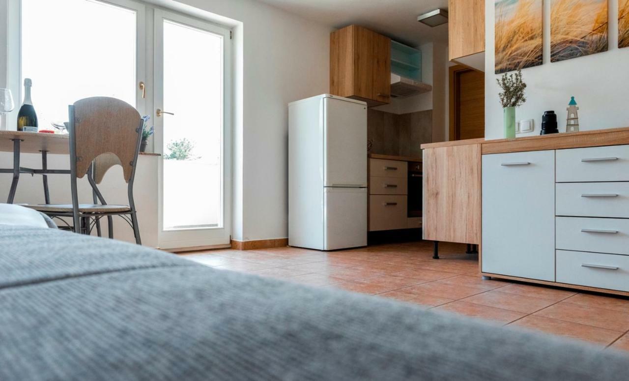 Lavanda Apartments&Studios Pinezići Buitenkant foto