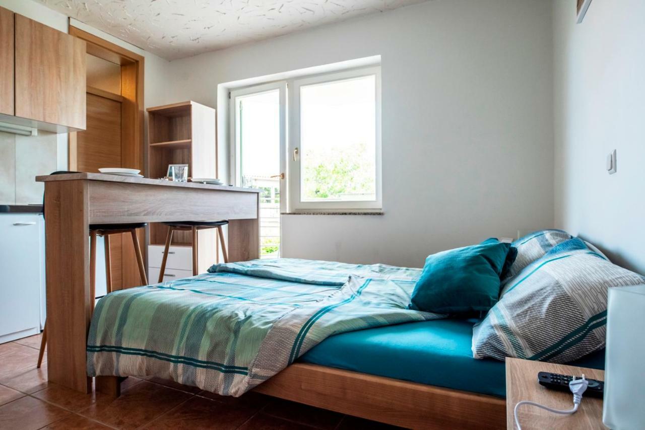 Lavanda Apartments&Studios Pinezići Buitenkant foto