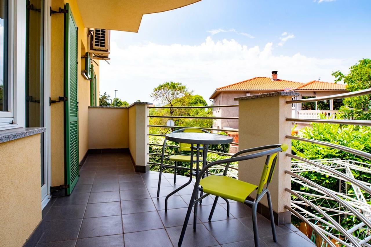 Lavanda Apartments&Studios Pinezići Buitenkant foto