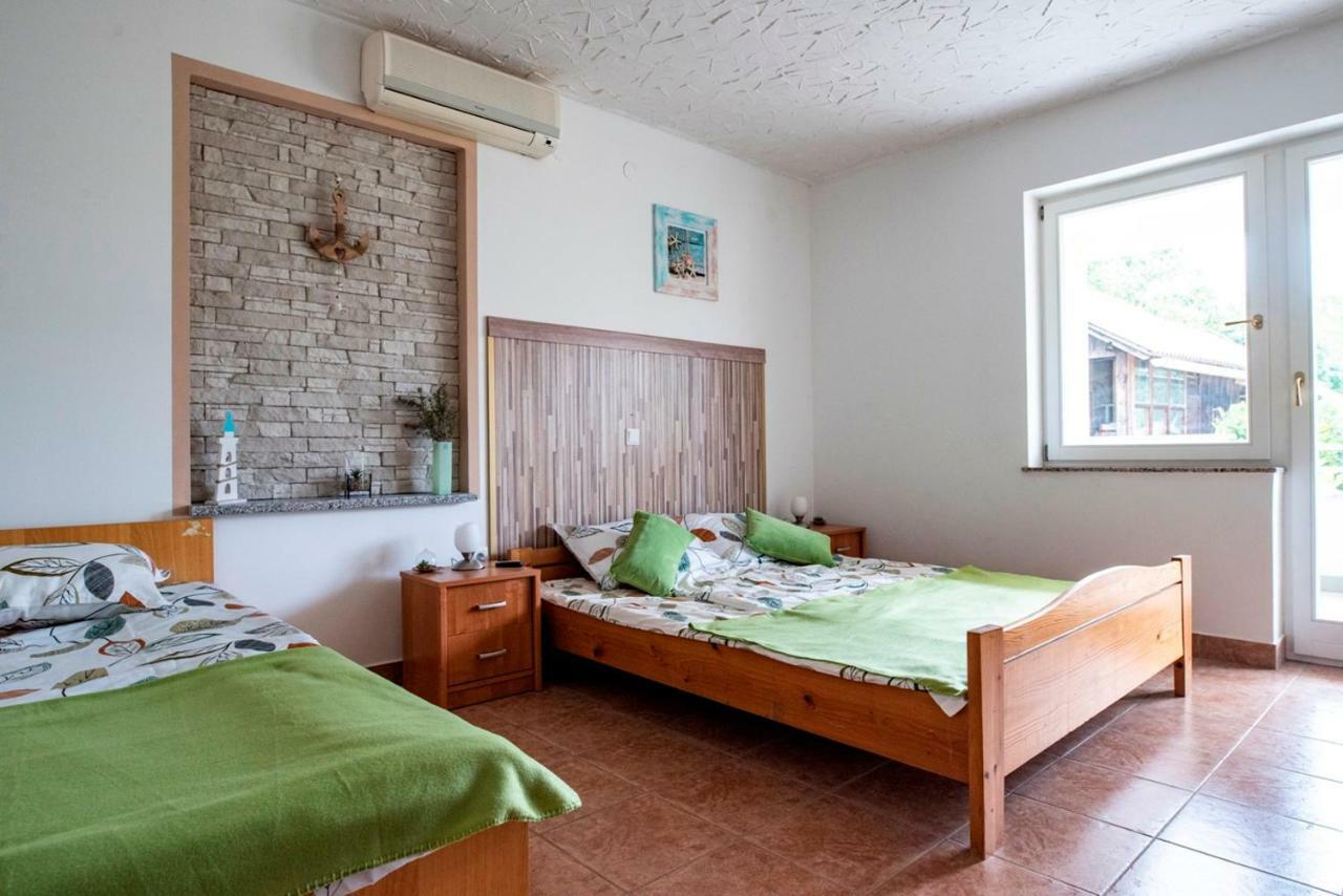Lavanda Apartments&Studios Pinezići Buitenkant foto