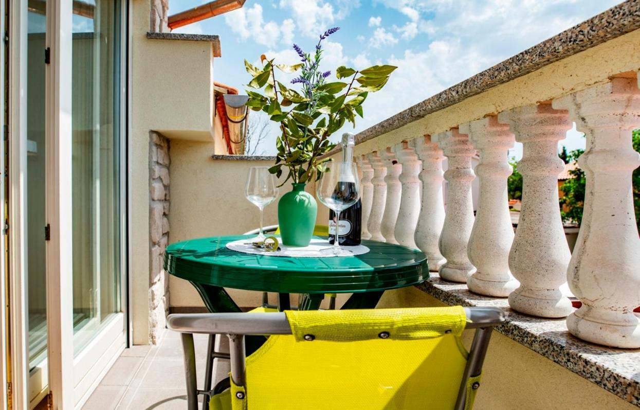 Lavanda Apartments&Studios Pinezići Buitenkant foto